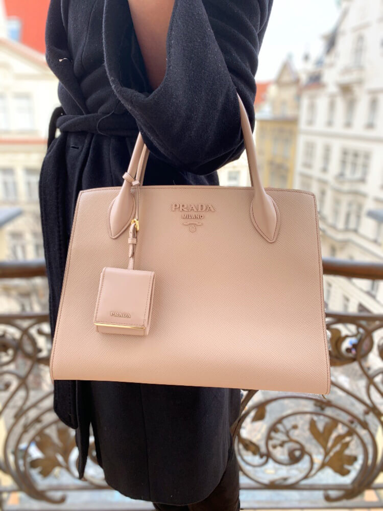 Prada Monochrome Saffiano Leather Bag Cipria www.luxurybags.cz