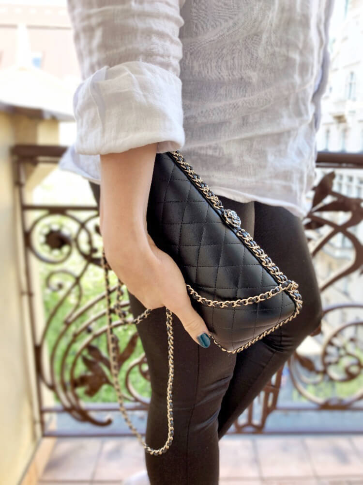 Chanel - Chain Around Box Clutch Quilted Lambskin Noir