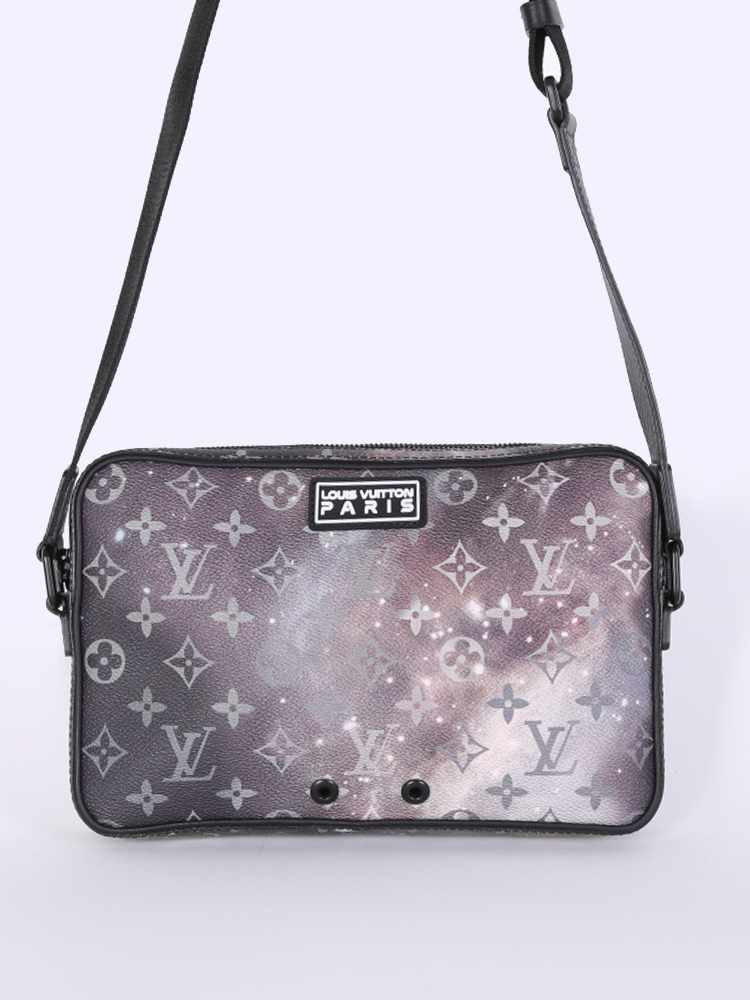 Louis Vuitton 2019 Monogram Galaxy Alpha Messenger - Messenger Bags, Bags -  LOU233039