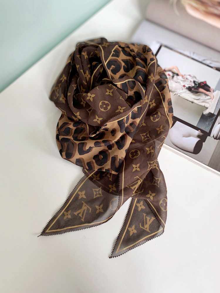 Sold' LOUIS VUITTON Brown Monogram Leopard Print Silk Twill Square