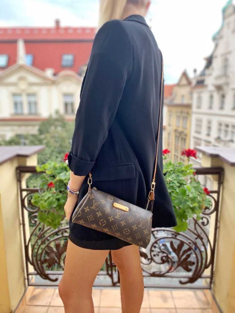 Louis Vuitton - Eva Clutch Monogram Canvas