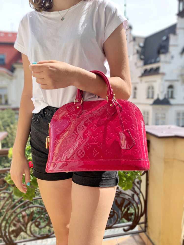 monogram vernis alma bag