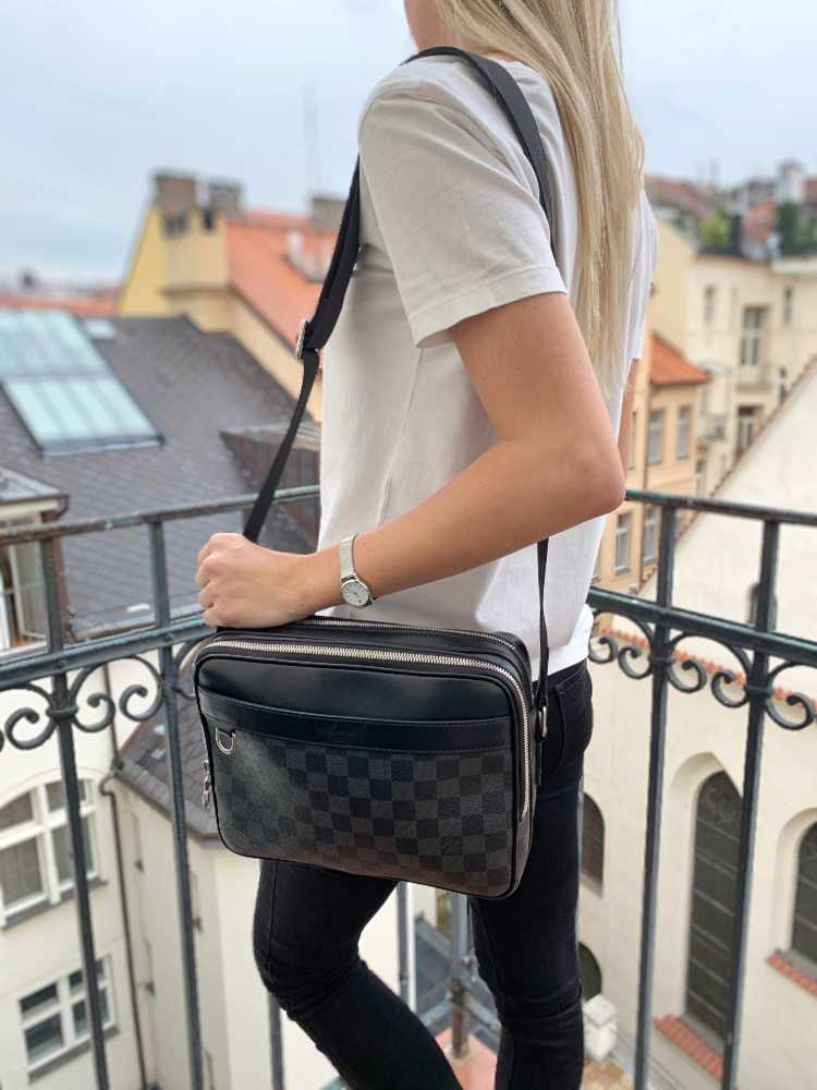 LOUIS VUITTON Damier Graphite Trocadero Messenger PM in 2023