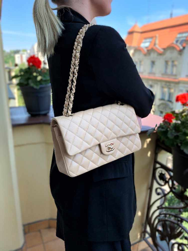 chanel classic flap bag caviar beige