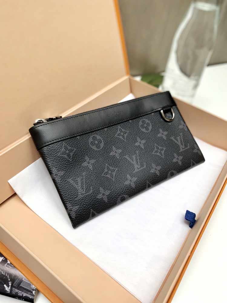 Pochette Discovery PM Monogram Eclipse