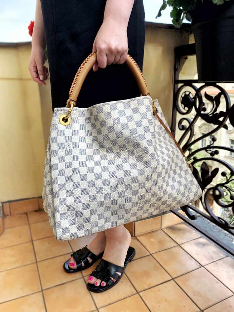 LOUIS VUITTON Artsy MM Damier Azur Hobo Bag White