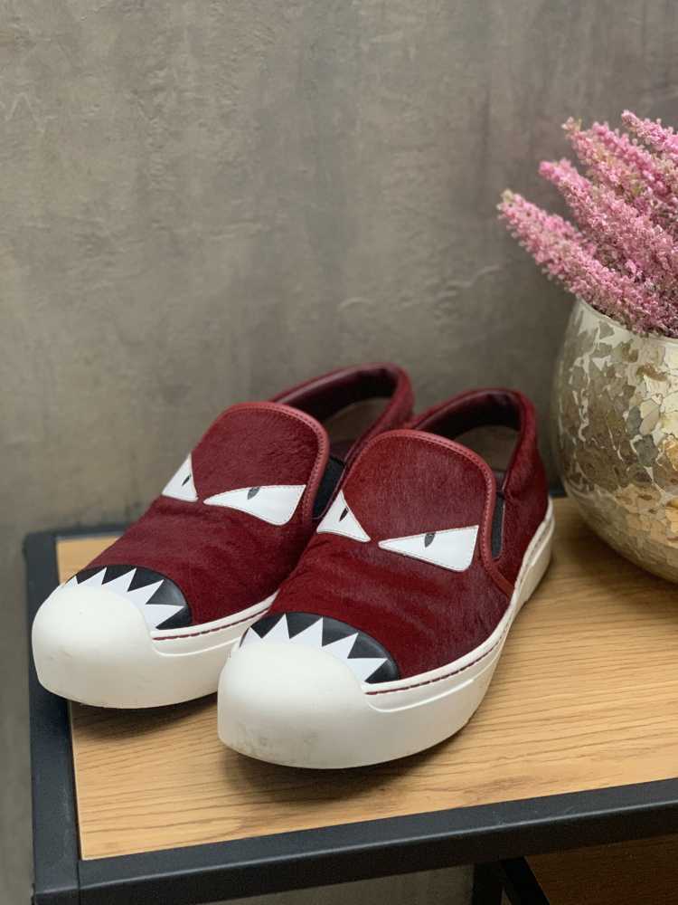 Fendi Monster Calf Hair Slip on Sneakers Burgundy 39 www.luxurybags.cz